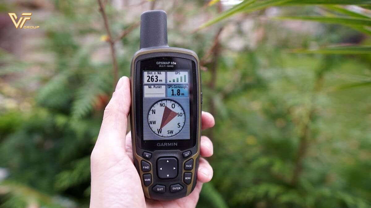 may-GPS-cam-tay-tot-nhat-1