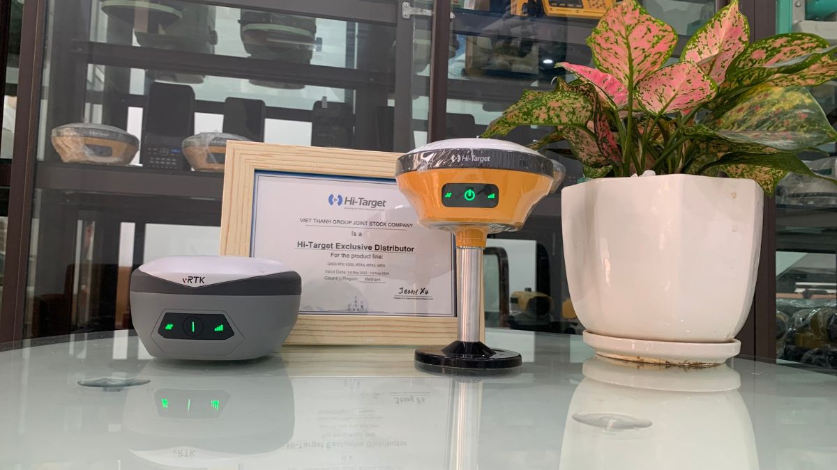 Máy GNSS RTK Hi-Target