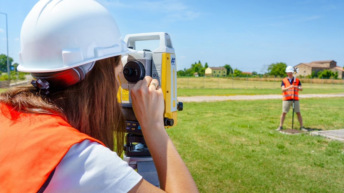 Máy toàn đạc điện tử Topcon GM-62
